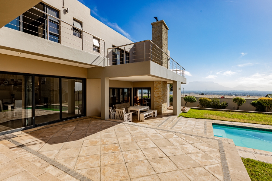 6 Bedroom Property for Sale in Baronetcy Estate Western Cape